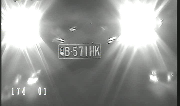 激光車(chē)牌夜視儀研發(fā)成功